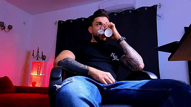MightyAaron66 online show from September 2025 04:07:02 AM