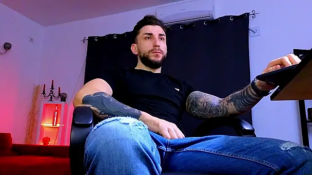 MightyAaron66 online show from February 2026 03:40:02 AM