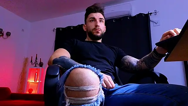 MightyAaron66 online show from January 2026 03:32:01 AM