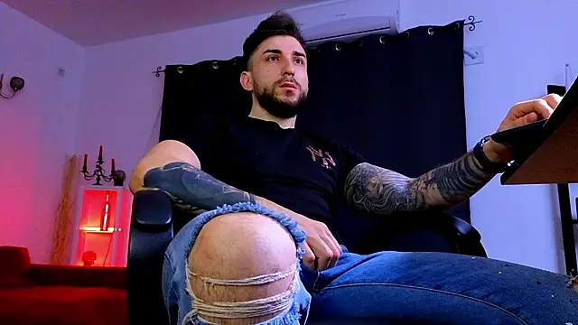 MightyAaron66 online show from February 2026 02:23:01 AM