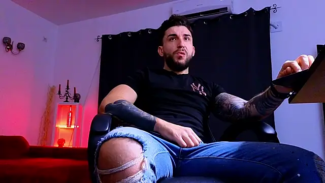 MightyAaron66 online show from December 2025 04:02:02 AM