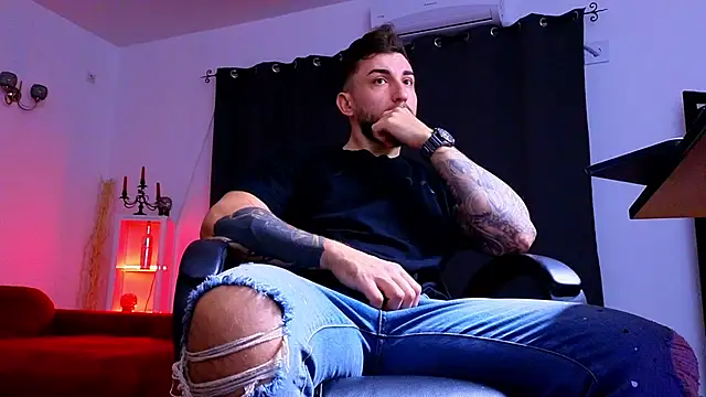 MightyAaron66 online show from October 2025 04:22:01 AM