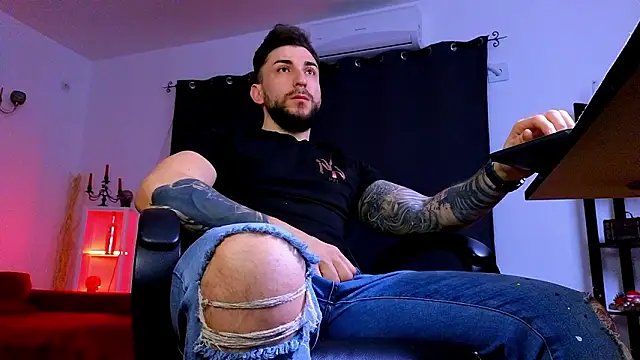 MightyAaron66 online show from March 2026 04:23:01 AM