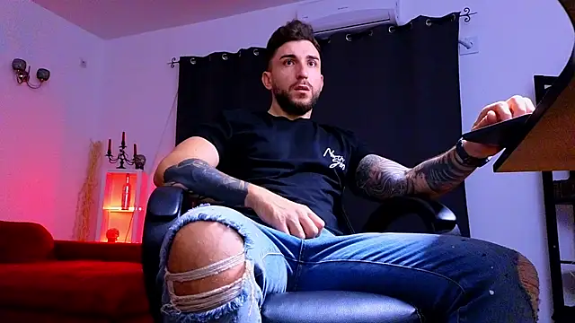 MightyAaron66 online show from October 2025 03:37:01 AM