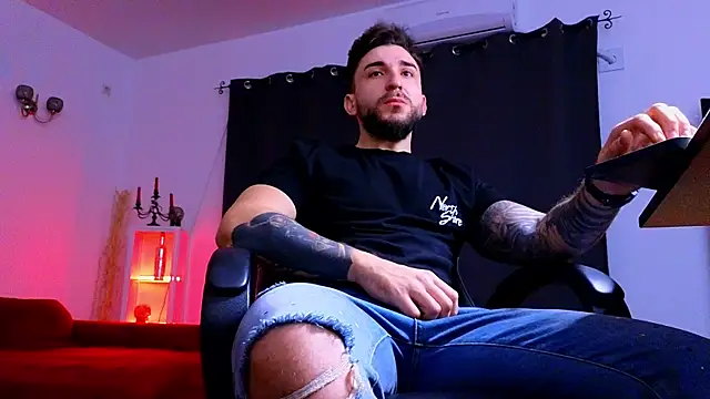 MightyAaron66 online show from December 2025 04:57:02 AM