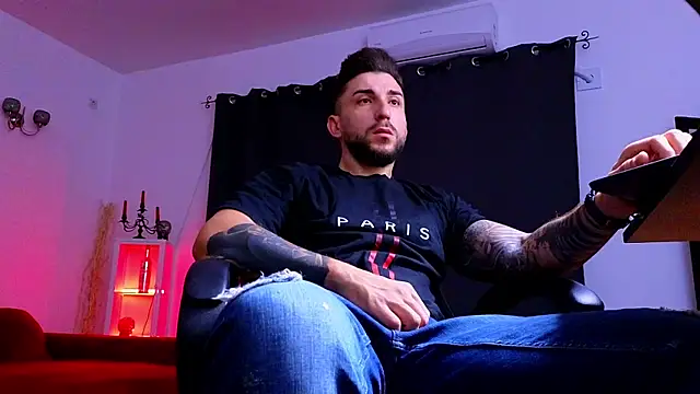 MightyAaron66 online show from October 2025 02:37:01 AM