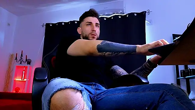 MightyAaron66 online show from February 2026 06:37:01 AM