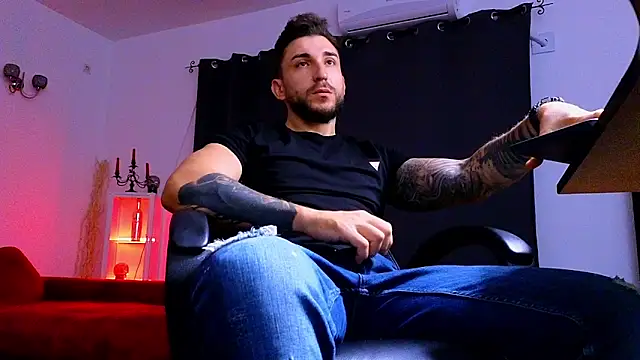 MightyAaron66 online show from September 2025 01:39:01 AM