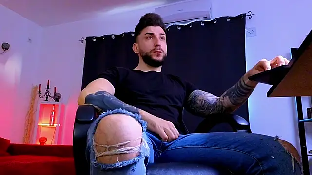 MightyAaron66 online show from April 2026 04:16:02 AM