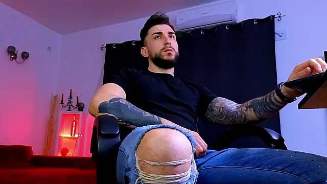 MightyAaron66 online show from February 2026 03:39:01 AM