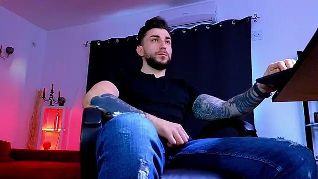 MightyAaron66 online show from April 2026 04:19:01 AM