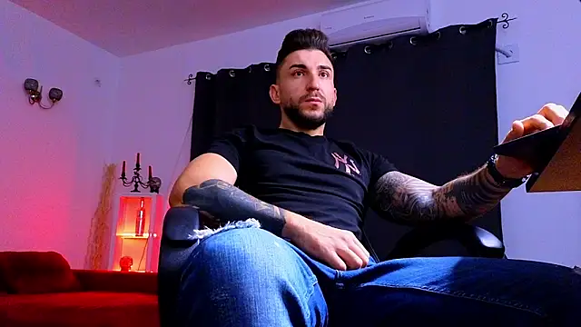 MightyAaron66 online show from September 2025 02:01:01 AM
