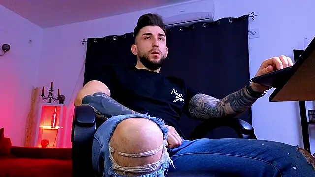 MightyAaron66 online show from March 2026 03:33:01 AM