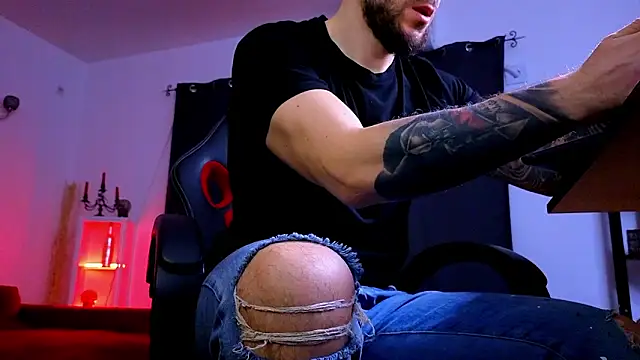 MightyAaron66 online show from March 2026 03:44:01 AM