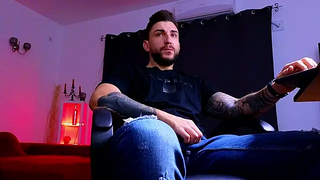 MightyAaron66 online show from September 2025 04:19:02 AM