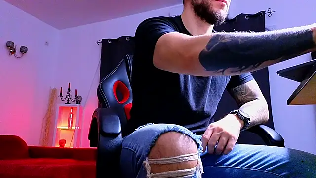 MightyAaron66 online show from October 2025 04:12:02 AM