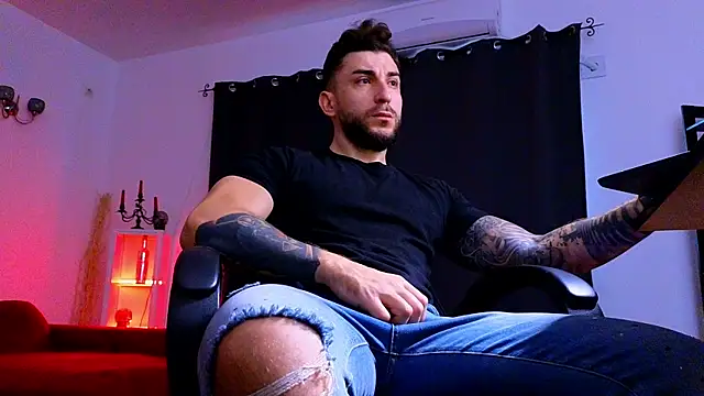 MightyAaron66 online show from November 2025 06:29:02 AM