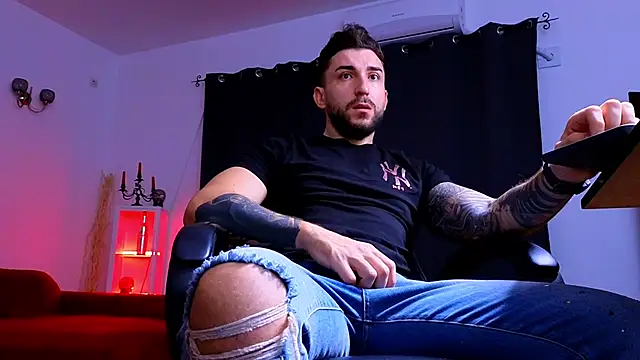 MightyAaron66 online show from October 2025 04:26:02 AM