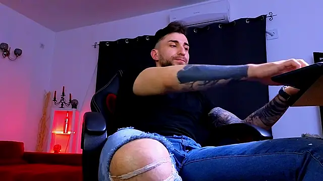 MightyAaron66 online show from February 2026 06:43:02 PM