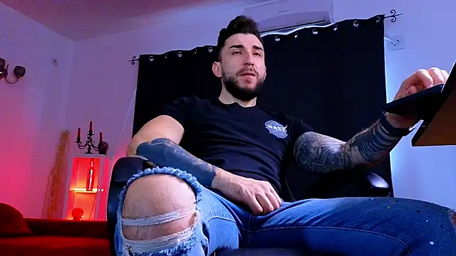 MightyAaron66 online show from December 2025 07:35:01 AM