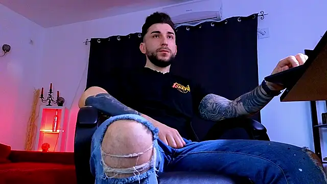 MightyAaron66 online show from April 2026 04:30:01 AM