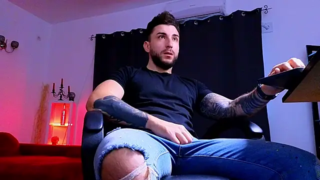 MightyAaron66 online show from October 2025 05:06:02 AM