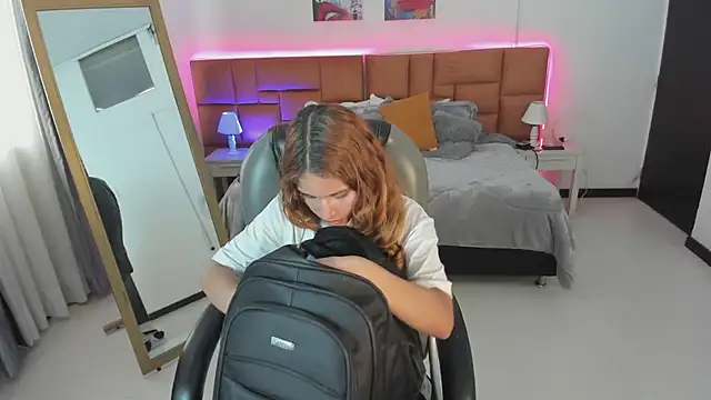 Tamy edwards online show from April 2026 08:16:02 PM