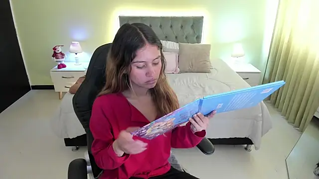 Tamy edwards online show from December 2025 02:00:02 PM