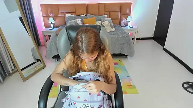 Tamy edwards online show from February 2026 08:09:01 PM