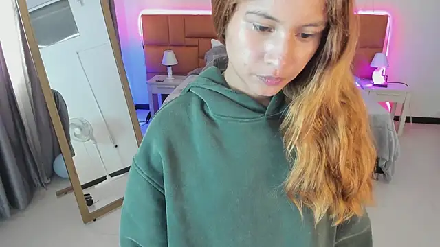 Tamy edwards online show from April 2026 08:03:02 PM