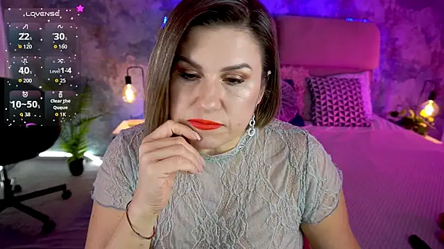 KiraRoxx online show from February 2026 08:22:01 PM