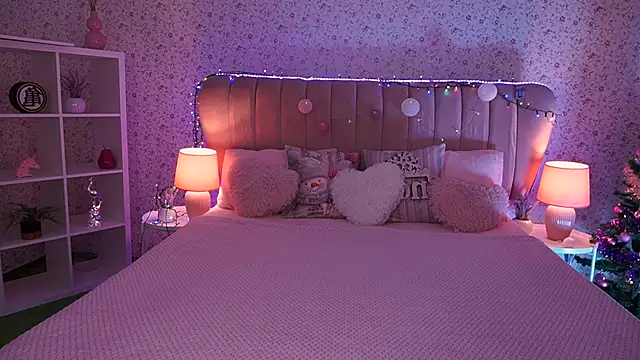 KiraRoxx online show from December 2025 10:54:01 PM