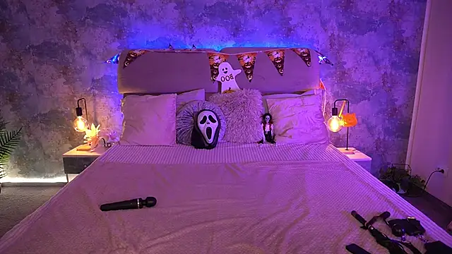 KiraRoxx online show from October 2025 08:42:01 PM