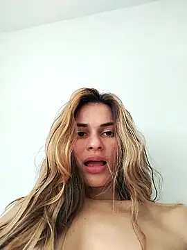 cuteluci  online show from February 2025 05:55:01 PM