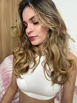 cuteluci  online show from May 2026 01:40:02 PM