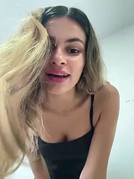 cuteluci  online show from May 2026 10:45:02 AM