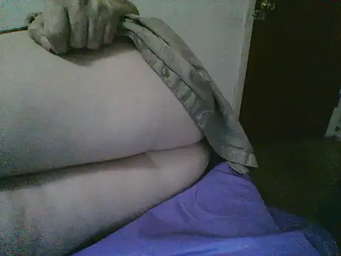 Emilylyn2501 online show from November 2025 02:26:01 AM