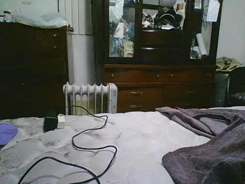 Emilylyn2501 online show from October 2025 12:02:02 AM