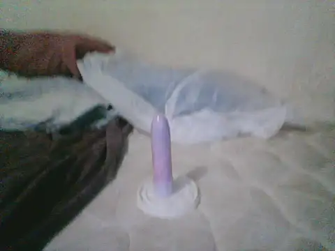 Emilylyn2501 online show from October 2025 02:01:01 AM