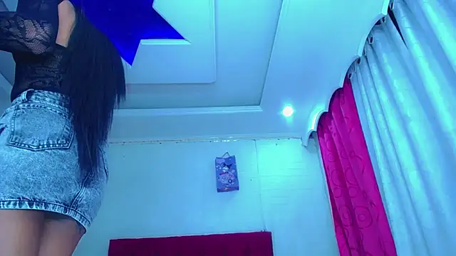 NahomiCamper online show from March 2026 10:06:02 PM