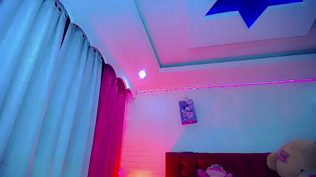 NahomiCamper online show from February 2026 11:05:02 PM