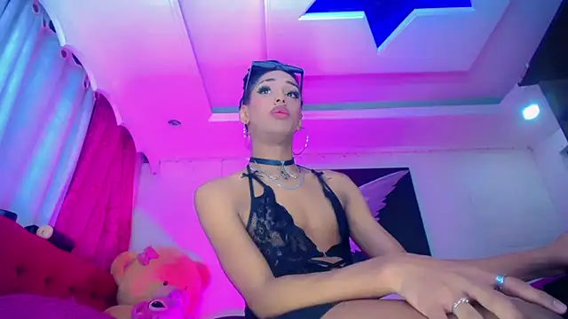 NahomiCamper online show from December 2025 11:38:02 PM