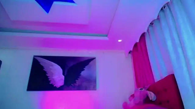 NahomiCamper online show from November 2025 02:11:02 AM