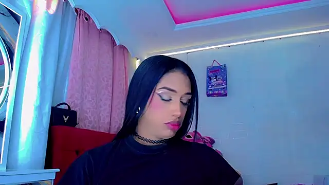 NahomiCamper online show from June 2026 01:49:01 AM