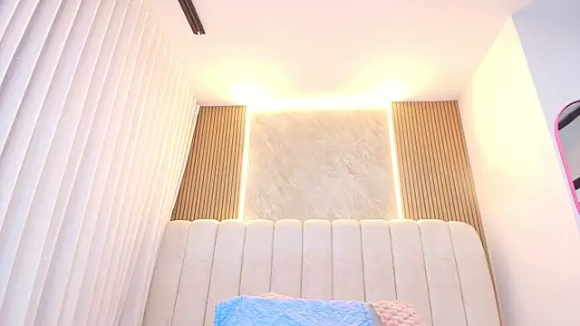 kata hazel online show from April 2026 07:18:01 PM