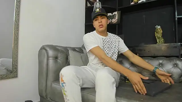 HeellBoy  online show from October 2025 07:58:02 PM