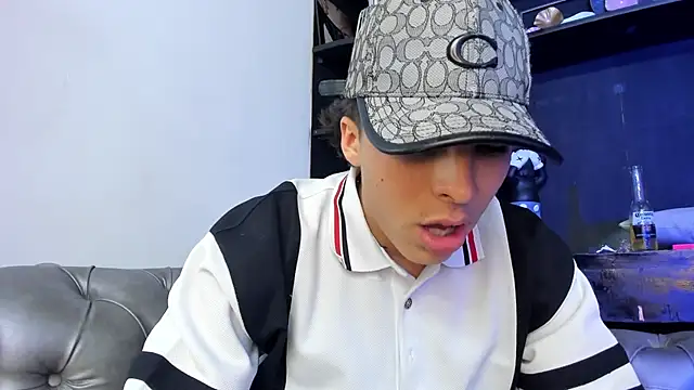 Snapshot of HeellBoy_ chatting on November 2025 08:09:02 PM HeellBoy online show from November 2025 08:09:02 PM