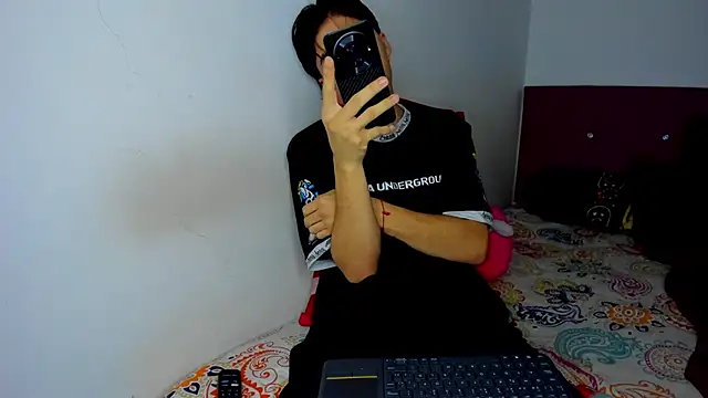 Snapshot of HeellBoy_ chatting on February 2026 12:12:02 AM HeellBoy online show from February 2026 12:12:02 AM