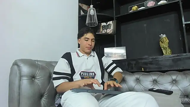 HeellBoy  online show from October 2025 08:43:02 PM