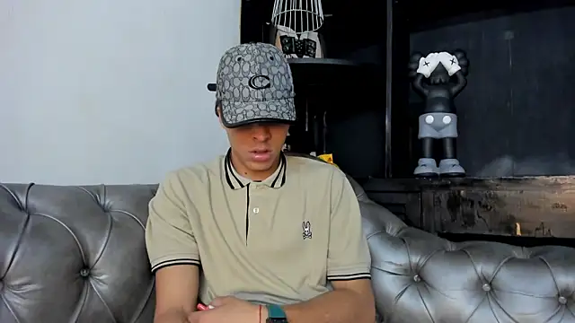 Snapshot of HeellBoy_ chatting on November 2025 03:50:02 AM HeellBoy online show from November 2025 03:50:02 AM